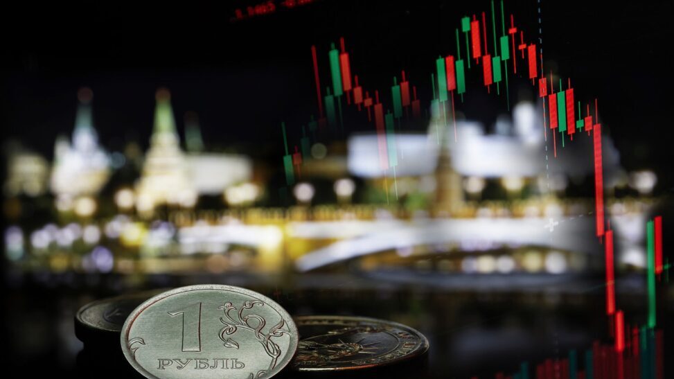 Ruble,Euro,Dollar,Coins,Exchange,Rate,Kremlin,Background,Chart,Plunge